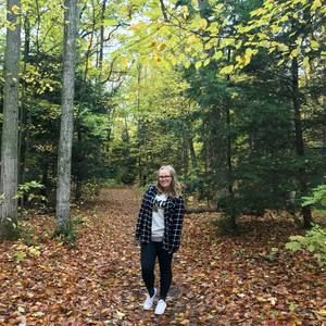 Meet your Posher, Emily